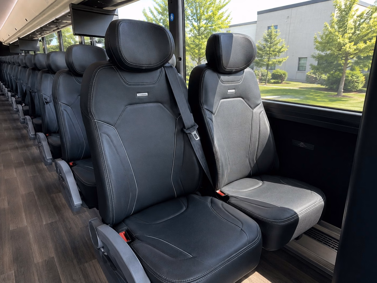 shuttle your wedding guests between federal way hotels and ceremony venues without the headache